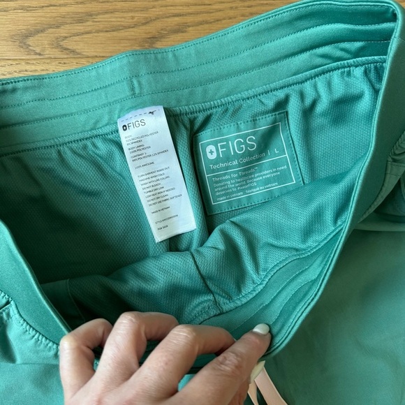 Figs Yola FreeX Lined Skinny Scrub Pant - Ladies Size L - Eucalyptus - EUC - Picture 9 of 10